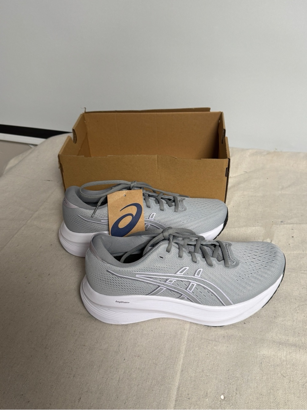 New In Box Size 9.5 ASICS Gel-excite 11 Women's Shoes Piedmont Grey Dusk Violet